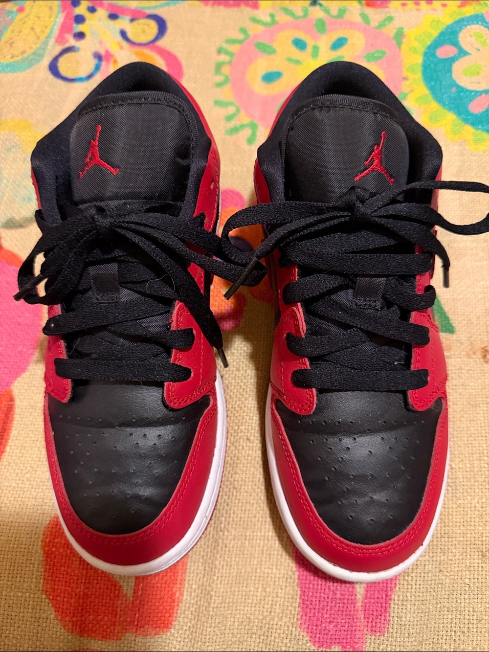 Nike Kids' Black & Red Low-Top Sneakers